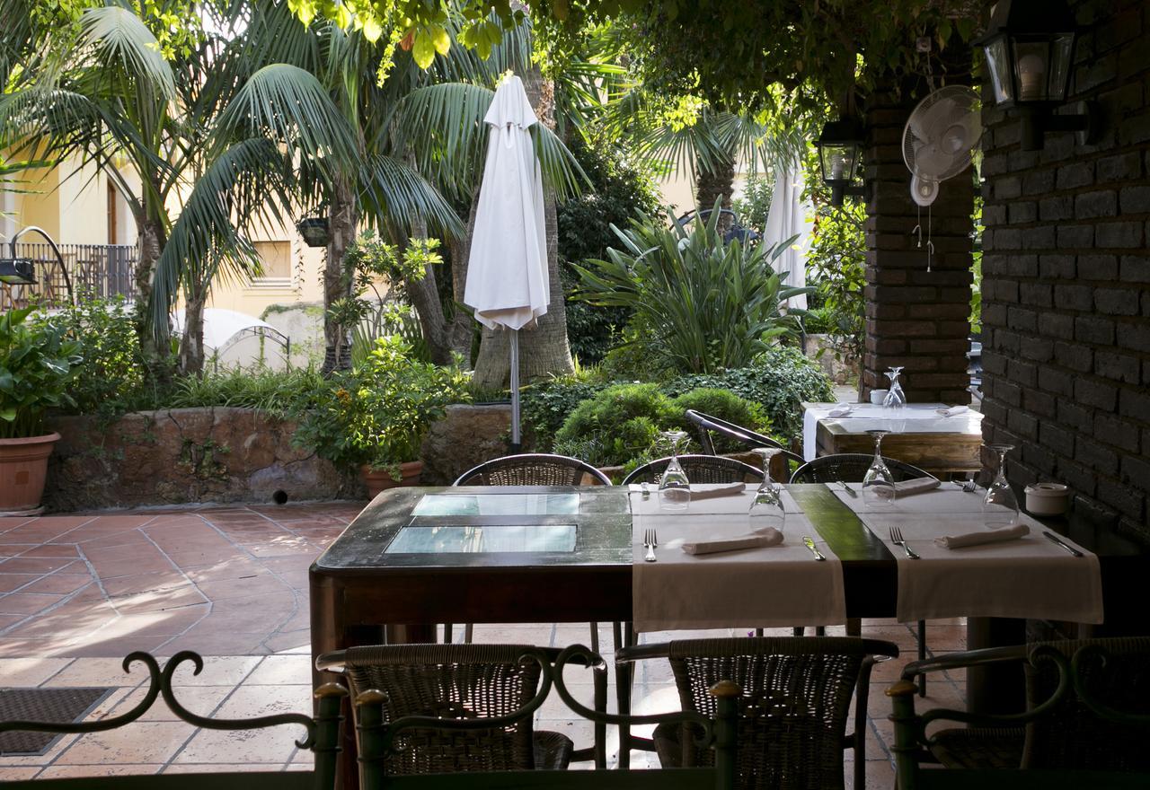 Hotel Restaurante La Masieta Creixell Exterior foto